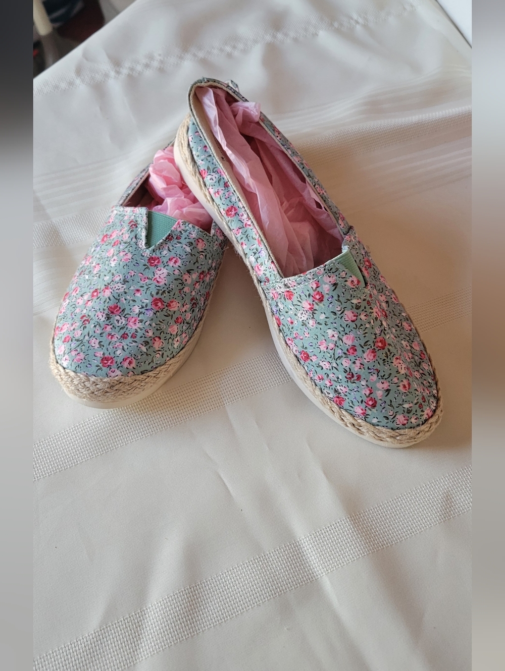 NEW Esprit Floral Slip-On Espadrilles